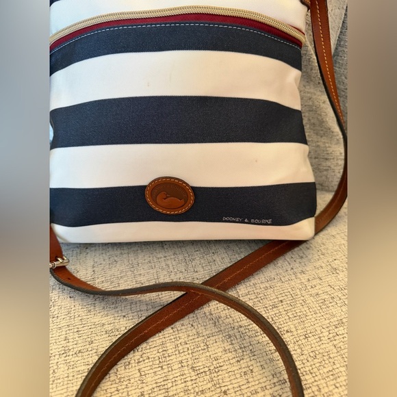 Dooney & Bourke Navy, Red,& Cream Striped Canvas Crossbody Bag EUC 10x101/2 - Picture 4 of 14